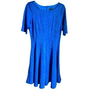 Women size 10 Royal Blue Gabby Skye Fit and Flare 3/4 sleeve Boatneck Dress